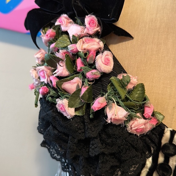 IDOL Black White Striped Velvet Corset Top and Pants Set - Picture 9 of 14